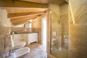 Lady Capulet Apartments