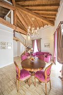 Lady Capulet Apartments