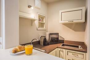 Lady Capulet Apartments