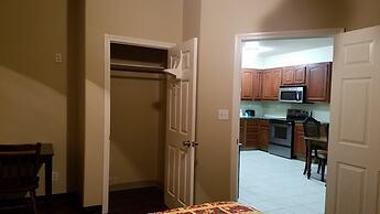 Crossroads Inn & Suites