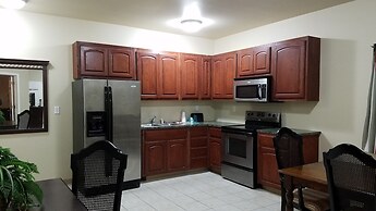 Crossroads Inn & Suites