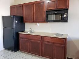 Crossroads Inn & Suites