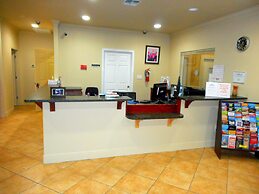 Crossroads Inn & Suites
