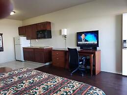 Crossroads Inn & Suites