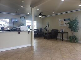 Crossroads Inn & Suites