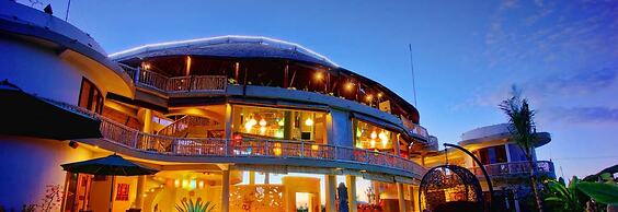 Floating Leaf Eco-Luxury Retreat