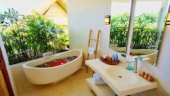 Floating Leaf Eco-Luxury Retreat