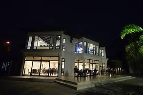 Hotel Kamana Sanctuary Resort and Spa