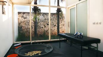 Villa Six Karang Kembar