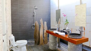 Villa Six Karang Kembar