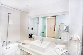 Grand Blue Beach Hotel