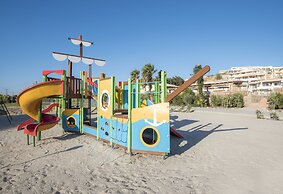 Grand Blue Beach Hotel