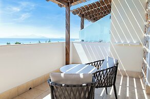 Grand Blue Beach Hotel