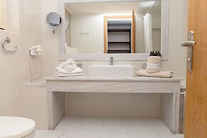 Grand Blue Beach Hotel