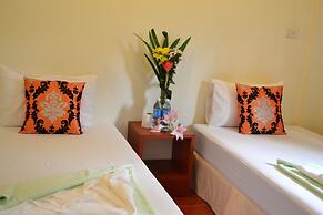 Wandee Bed and Breakfast - Hostel