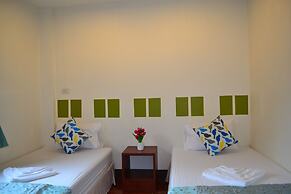 Wandee Bed and Breakfast - Hostel