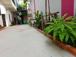 Wandee Bed and Breakfast - Hostel