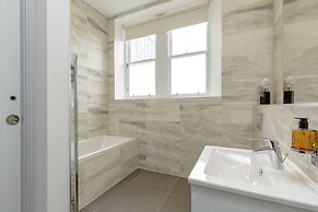 Destiny Scotland - Princes St Residence