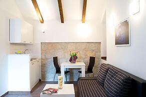 Split Allure Apartments