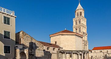 Split Allure Apartments