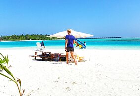 Dhiffushi White Sand Beach Hotel