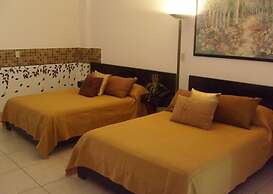 Hotel & Suites Mo Sak