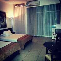 Hotel & Suites Mo Sak