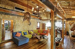 Ocho Artisan Bungalows - Adults only