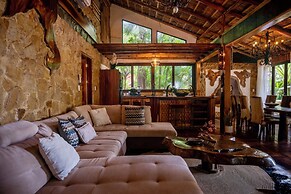 Ocho Artisan Bungalows - Adults only