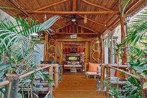 Ocho Artisan Bungalows - Adults only