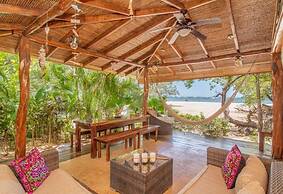 Ocho Artisan Bungalows - Adults only