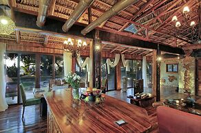 Ocho Artisan Bungalows - Adults only