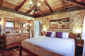 Ocho Artisan Bungalows - Adults only