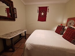 Yellow House - Hostel