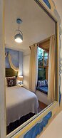 Yellow House - Hostel