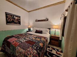 Yellow House - Hostel