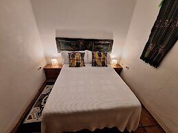 Yellow House - Hostel
