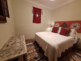 Yellow House - Hostel