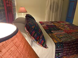 Yellow House - Hostel