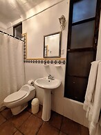Yellow House - Hostel