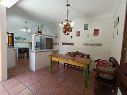 Yellow House - Hostel