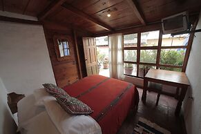 Yellow House - Hostel