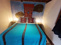 Yellow House - Hostel