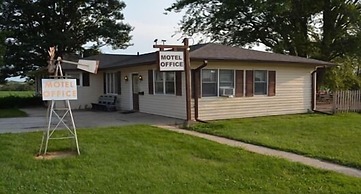 Edgetowner Motel
