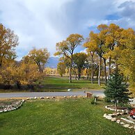 Buffalo Peaks B&B