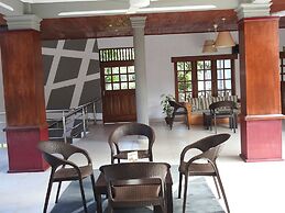 Paradise Inn