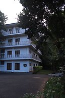 Paradise Inn