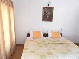 Paradise Inn