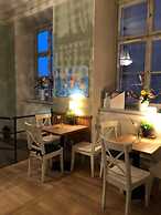 Dockside Hostel Old Town