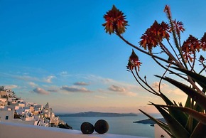 Fira white residence